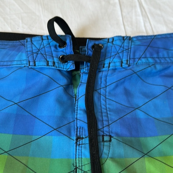 Hang Ten  Rainbow Board Shorts size 36 - Picture 2 of 6